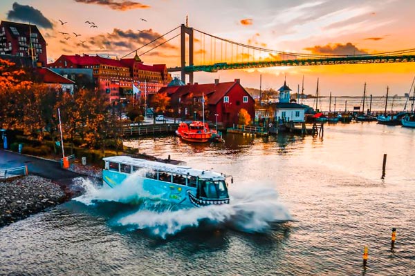 Book a tour with Amphibious Bus in Gothenburg