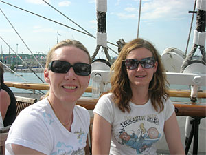 Annika & Helen ombord Barken Viking